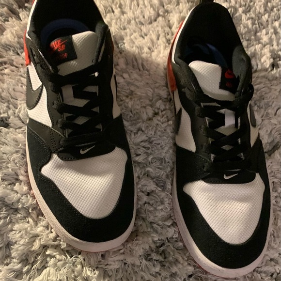 Nike SB Alleyoop, size 11 in women and 9.5 in Men. - Picture 8 of 10